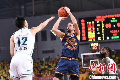 山西男篮迎来三连胜,施韦德效应日益显现,成