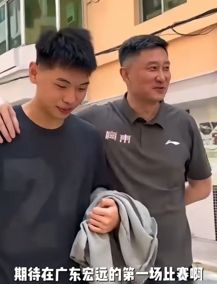 崔永熙伤愈复出首战仅10分钟 NBA梦想与现实碰撞