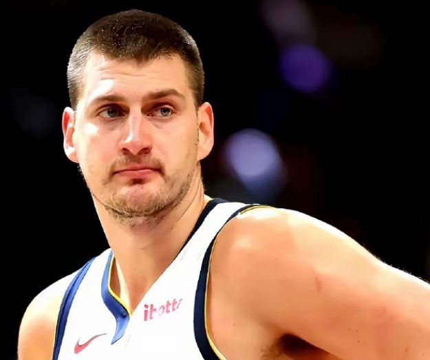 文班亚马力压乔治塔图姆当选今日最佳球员